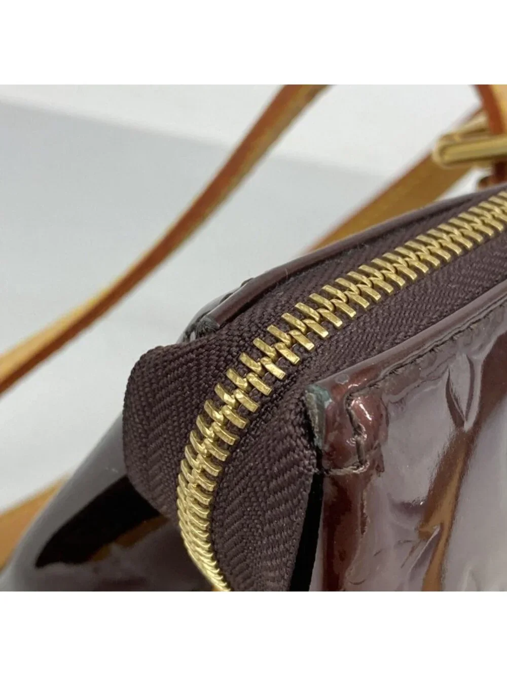 Louis Vuitton Shoulder Bag Vernis Rosewood Avenue Amarante